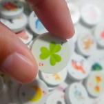 Runas Lenormand 36 Pecinhas + Saquinho + Livreto inspirado no Baralho Tarô Cigano